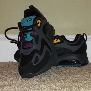 Mens Air Max 200 size 9.5